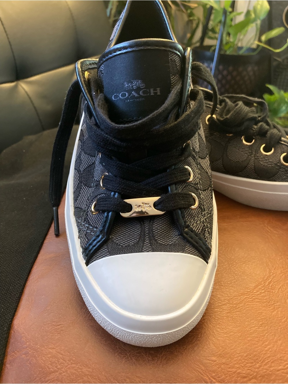 6.5 B Coach Black Grey Signature-Print Low Top Soft Canvas Sneakers.